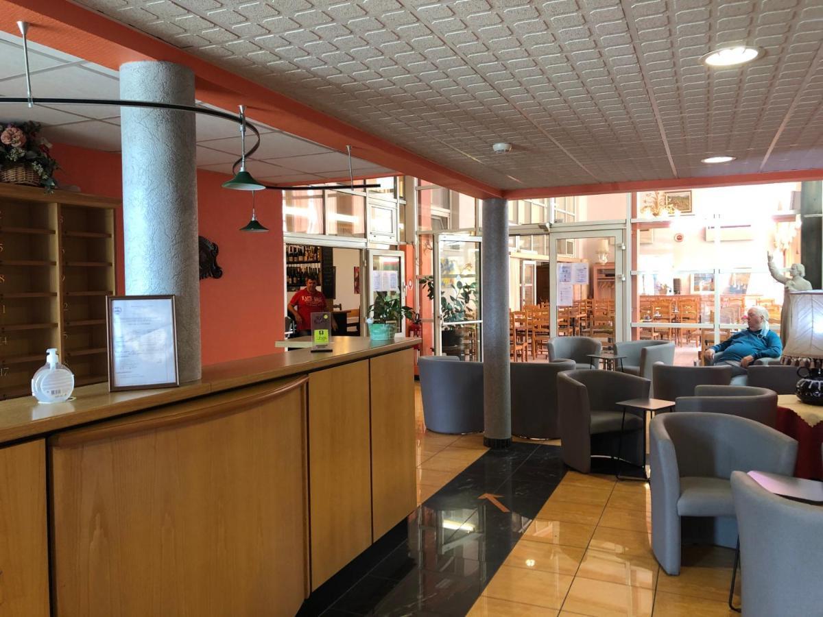 Logis Hotel Restaurant Saint Augustin Mittelbronn Exteriör bild